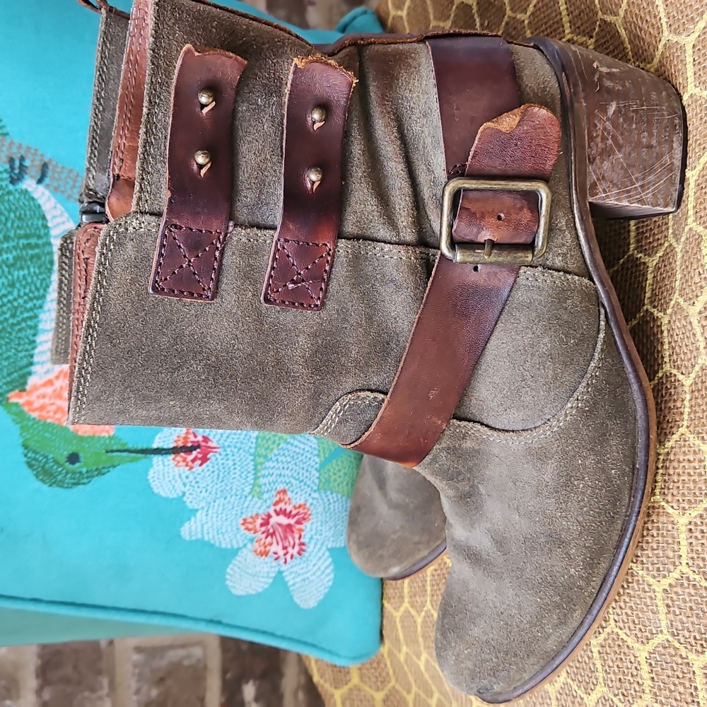 Sixtyseven Baxter Green Suede And Leather Strap Boots - Picture 5 of 9